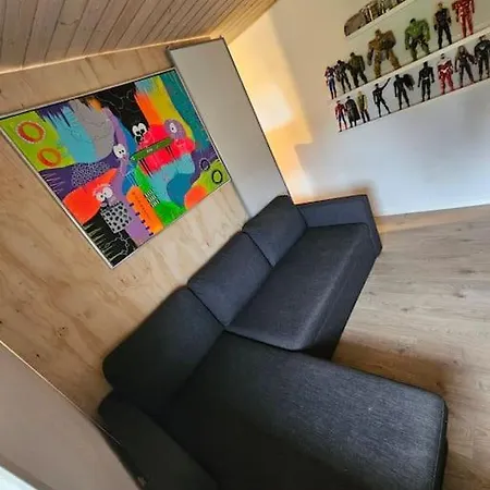 Stort Hus Lige Mellem Hav Og Fjord *