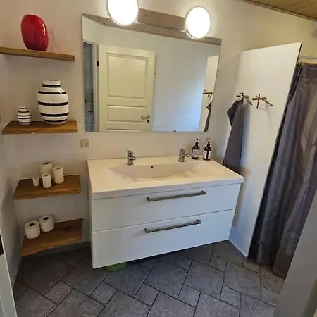 Stort Hus Lige Mellem Hav Og Fjord Hvide Sande