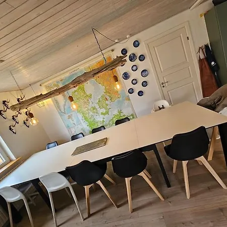 Stort Hus Lige Mellem Hav Og Fjord * הבידה סנדה